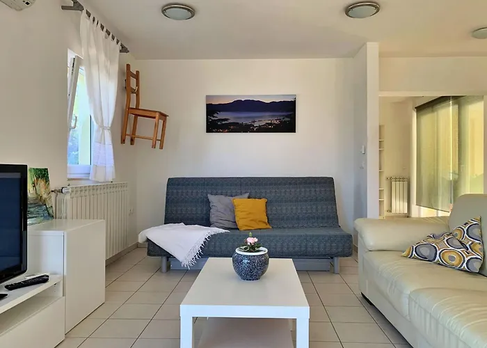 Savic M By Interhome *